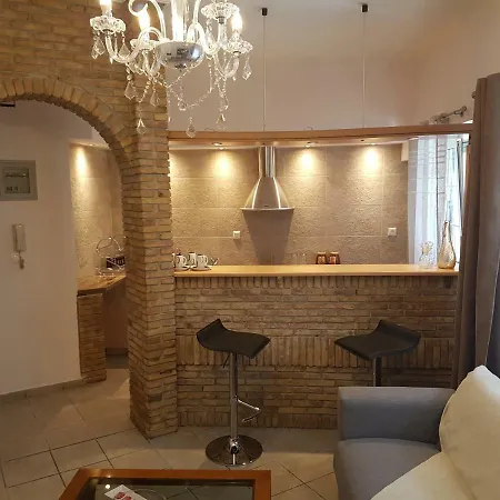 John Beauty 50m2, Metro And Acropolis 5' Daire *